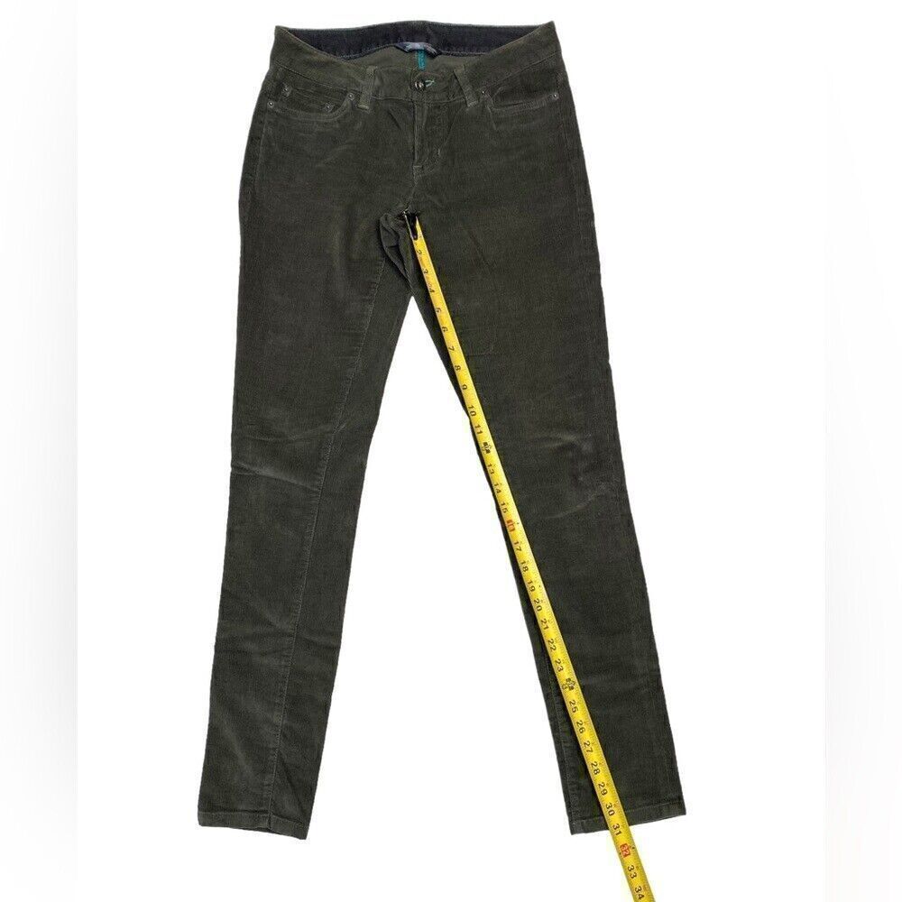 The North Face Olive Green Fine Corduroy Slim Skinny pants Women’s Size 2 - Picture 10 of 11